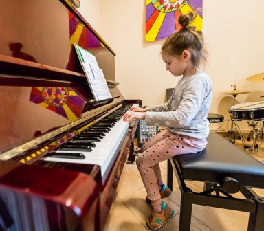Klub Soboniowice - nauka gry na pianinie